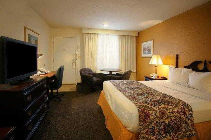 Western Sandman Hotel 3*